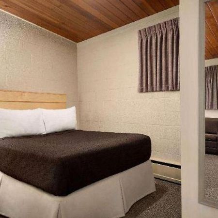Thriftlodge Moose Jaw Bagian luar foto