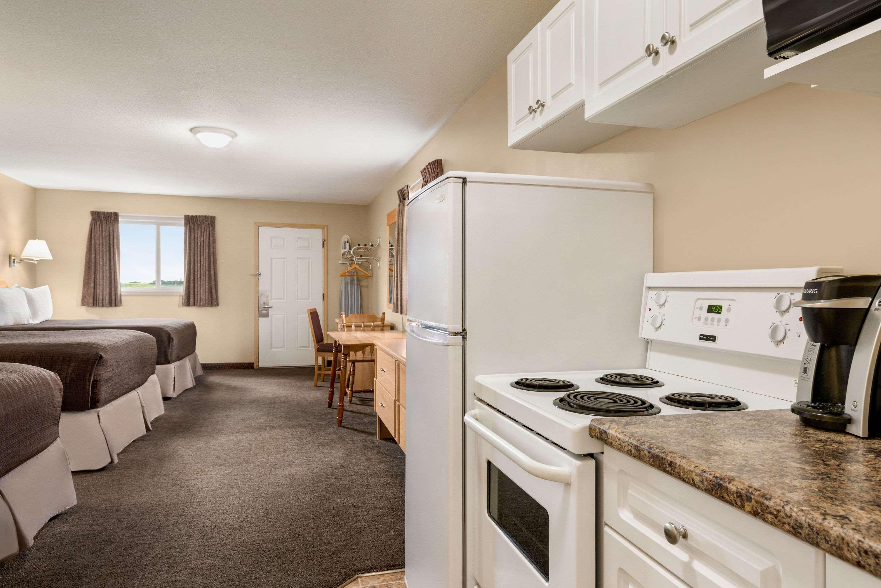 Thriftlodge Moose Jaw Bagian luar foto