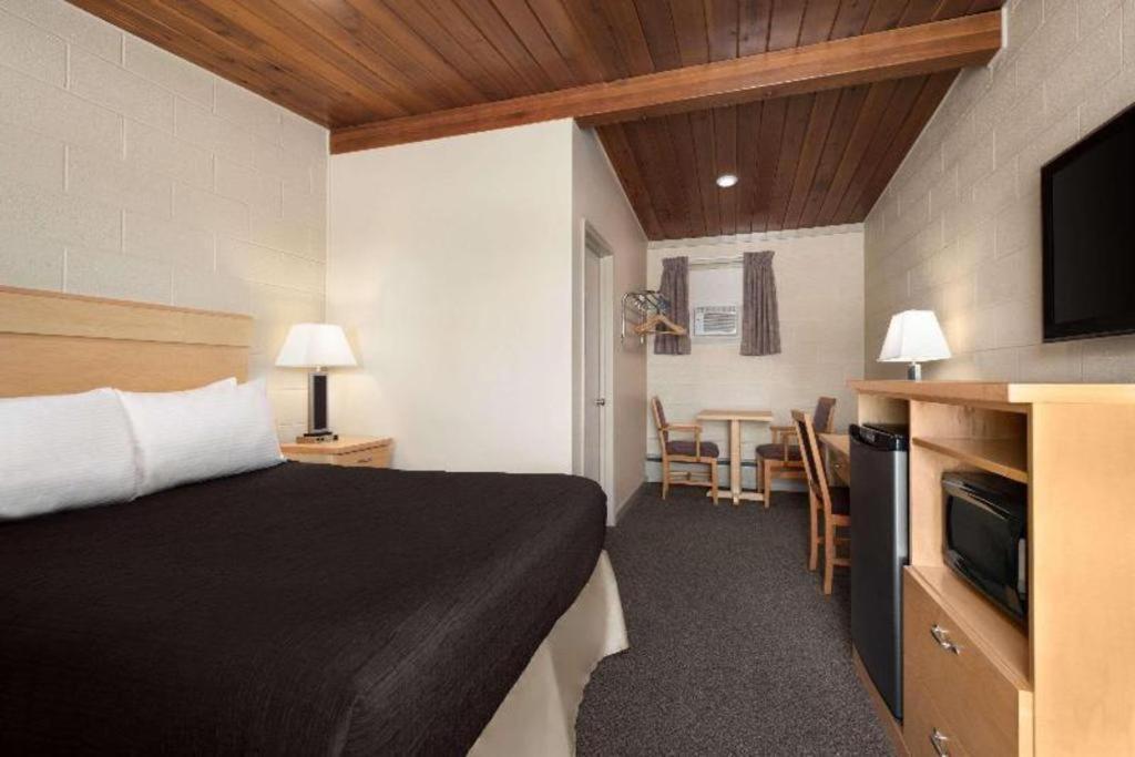 Thriftlodge Moose Jaw Bagian luar foto