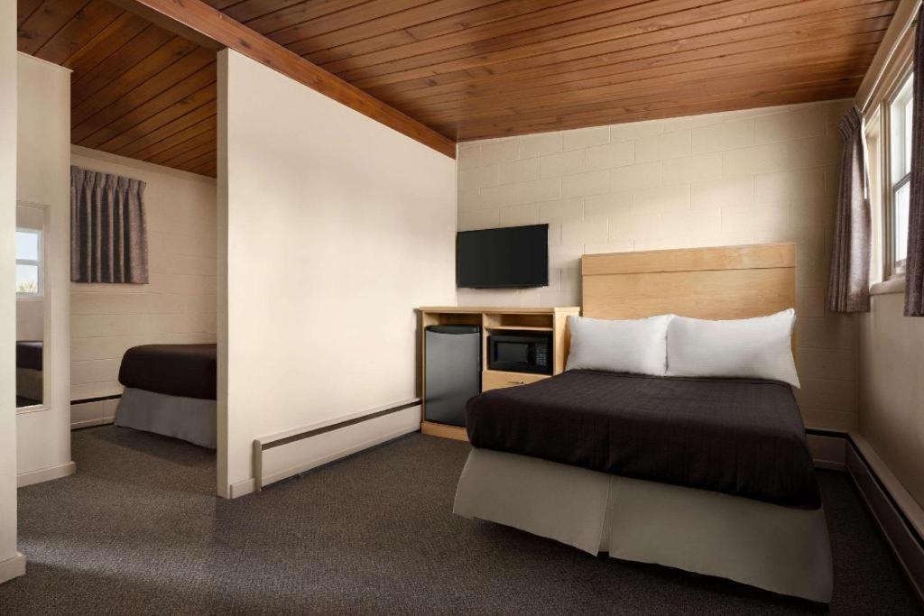 Thriftlodge Moose Jaw Bagian luar foto