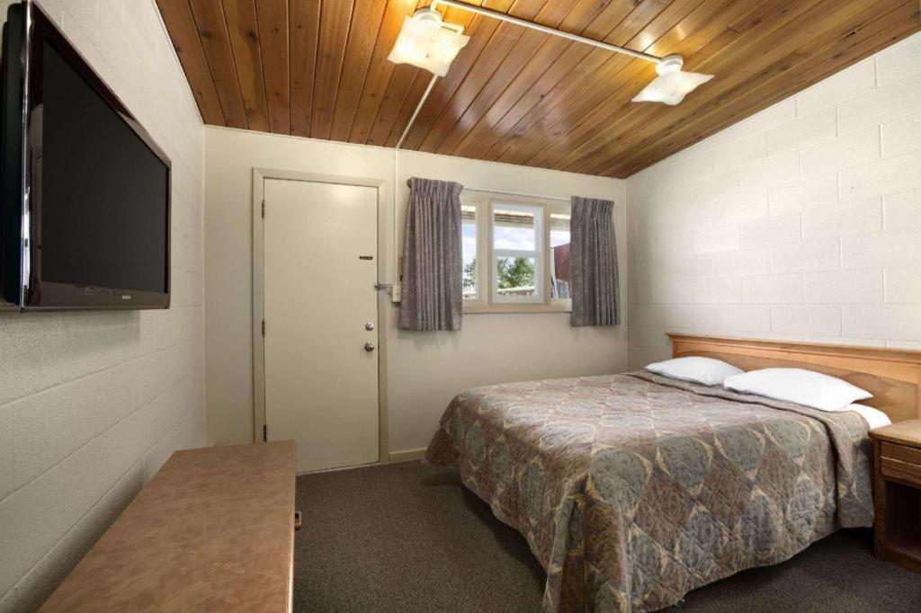 Thriftlodge Moose Jaw Bagian luar foto
