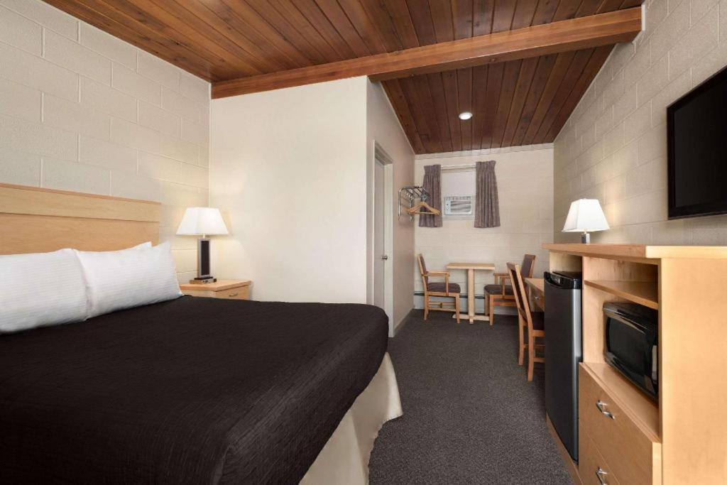 Thriftlodge Moose Jaw Bagian luar foto