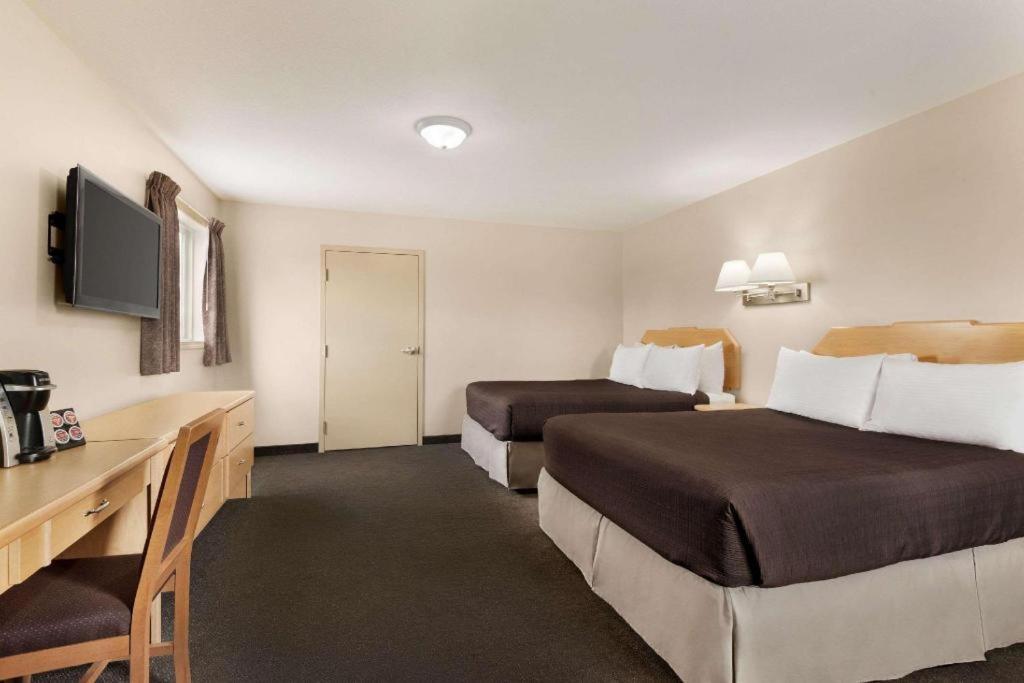 Thriftlodge Moose Jaw Bagian luar foto