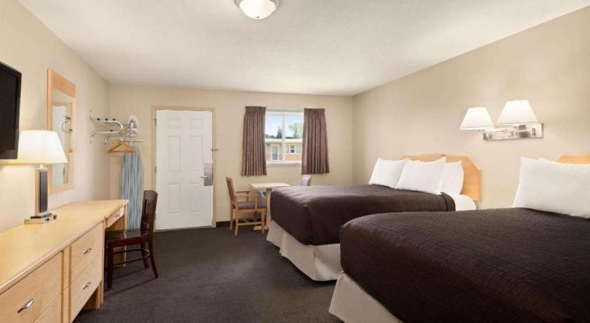 Thriftlodge Moose Jaw Bagian luar foto